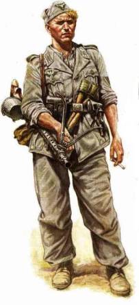 Kulometník ze 4. nebo 5. pluku 
Nošeny byly italské uniformy s německými insigniemi. 1944-1945
Klíčová slova: ww2 ruský strážní balkánský sbor uniforma kulometčík