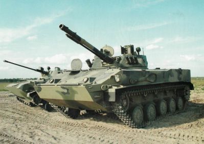 Soudobé bojové vozidlo výsadku BMD-4, za ním starší typ BMD-2
Klíčová slova: bmd-4