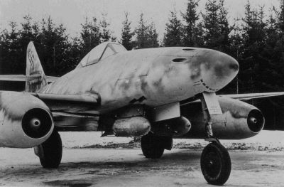 Kontroverzní stíhací bombardér Me 262A-2a Sturmvogel