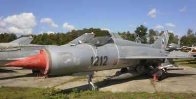 Přepadový stíhač MiG-21PF obdržel ironickou přezdívku „Holubice míru“