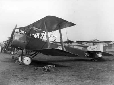 Sopwith 1½ Strutter
Duben 1916: Sopwith 1½ Strutter byl prvním britským stíhacím letounem, který byl vybaven synchronizátorem střelby
Klíčová slova: sopwith_strutter