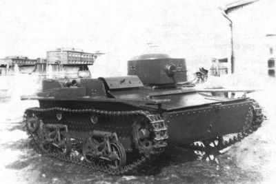 Plovoucí tank T-38 byl charakteristický asymetricky umístěnou věží