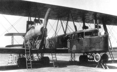 Zeppelin-Staaken R.VI 
Zeppelin-Staaken R.VI poháněly čtyři motory ve dvojici gondol
Klíčová slova: zeppelin-staaken r.vi