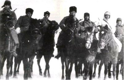 Skupina kozáků
Skupina kozáků v jižní části východní fronty v lednu 1943. 
Klíčová slova: skuina kozáků kozáci
