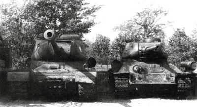 Srovnání T-34 a IS-2
