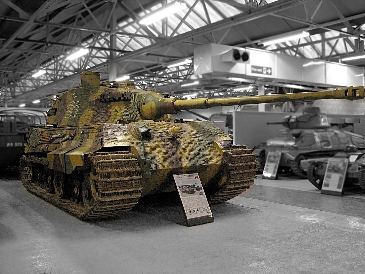 1280px-Bovington_Tiger_II_grey_bg.jpg