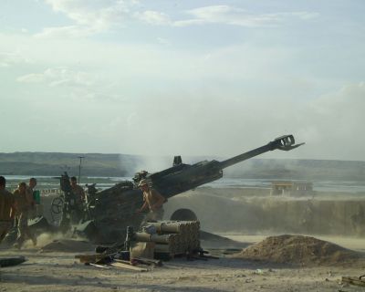 M777
Canadian soldiers fire an M777 155mm Howitzer field artillery gun at identified Taliban fighting positions in near the Sangin District Center area from an undisclosed forward operating base in the Helmand Province of Afghanistan April 7, 2007. (U.S. Army photo by Spc. Keith D. Henning)

zdroj: wikipedia
Klíčová slova: M777 kanada houfnice afghánistán