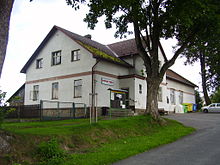 Bývalá hospoda „U Němců“ provozovaná rodinou Votavů v Hřišti u Přibyslavi, kde byl 2. října 1944 zabit Luža.
Autor: Enemy
Zdroj: wikipedia.org
Licence: CC BY-SA 3.0
