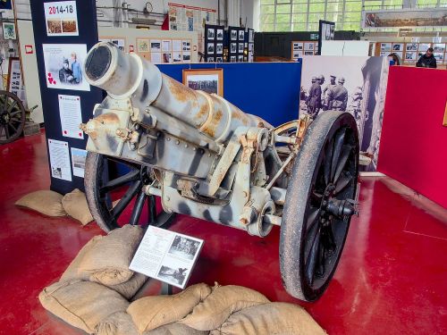 15cm těžká polní houfnice vz. 1902 Krupp
15cm schwere Feldhaubitze Construction/1902
15 cm sFH 02
Krupp 150mm heavy howitzer M. 1902
