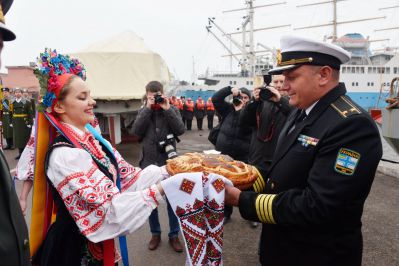 Vlajková loď ukrajinského válečného námořnictva "Hetman Sahajdačnyj" dorazila do Oděssy!!!
Klíčová slova: Hetman_Sahajdačnyj