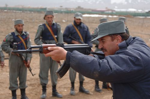 AKS-47
Afghánský voják s AKS-47
Klíčová slova: AKS-47