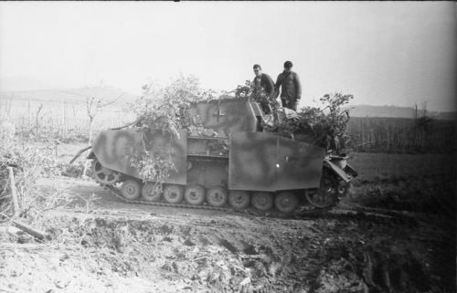 Sturmpanzer IV Brummbär
Sturmpanzer IV Brummbär v Itálii
