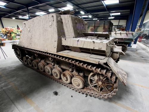 Sturmpanzer IV Brummbär
Musée des Blindés
