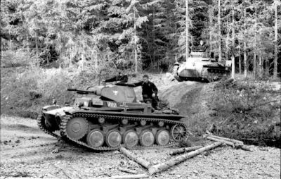 Panzerkampfwagen II
Klíčová slova: Panzerkampfwagen_II Panzer_II Panzer ww2 PzKpfw_II