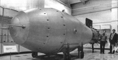 Car
Nejvýkonnější jaderná zbraň všech dob – sovětská letecká bomba Car s ekvivalentem 50 až 100 megatun.
Klíčová slova: car