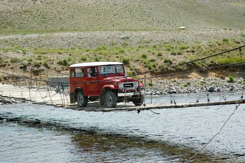 Toyota Land Cruiser
Toyota Land Cruiser v Pákistánu
