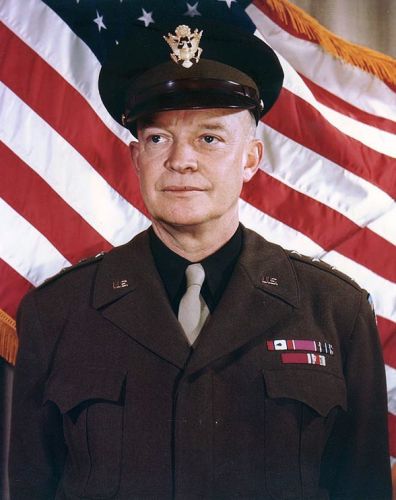 Dwight David Eisenhower
Fotografie asi z roku 1943
Klíčová slova: Eisenhower