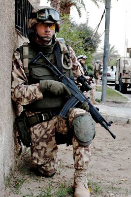 Galil SAR
Estonský voják se zkrácenou puškou Galil SAR ráže 5,56 mm

Autor: Sgt. David Foley, U.S. Army.
Zdroj: Defenseimagery.mil
Licence: public domain
Keywords: galil_sar galil