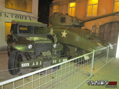 Dodge T214 WC 54 a Sherman M4A1
Článek o M4 Sherman na Vojsku: http://www.vojsko.net/index.php/pozemni-technika/44-tanky/339-m4-sherman
Klíčová slova: dodge dodge_t214 t214 wc_54 sherman_m4a1 sherman m4a1