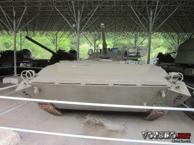 Bojové průzkumné vozidlo BpzV
BPzV Svatava je československé bojové průzkumné obojživelné vozidlo určené k vedení průzkumné nebo bojové činnosti v týlu protivníka, zkonstruované na základě bojového vozidla pěchoty BVP-1. Jeho vývoj začal roku 1984, v roce 1987 byl vyroben první prototyp a následující rok byl stroj zaváděn do výzbroje Československé lidové armády. Jeho hlavní zbraní je kanón ráže 73 mm se spřaženým kulometem, výzbroj dále tvoří protitankový raketový komplet 9K11 Maljutka, čtyři pancéřovky RPG-75 a dvanáct ručních granátů
Klíčová slova: bpzv