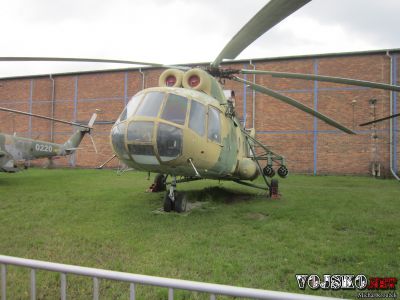 Mil Mi-8
Mil Mi-8 (v kódu NATO "Hip") je v SSSR vyvinutý víceúčelový dvoumotorový vrtulník klasického uspořádání s pětilistým nosným a třílistým vyrovnávacím rotorem. Jedná se o jeden z nejrozšířenějších vrtulníků na celém světě. První prototyp pokusného stroje V-8 ještě s jedním motorem AI-24V a čtyřlistým rotorem (Hip-A) vzlétl 9. června 1961, prototyp konečné dvoumotorové verze (Hip-B) pak 17. září 1962.
Klíčová slova: mil_mi-8