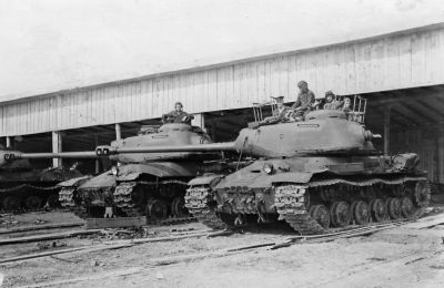 Sovětský těžký tank IS-2
Klíčová slova: is-2
