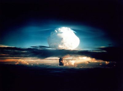 Ivy Mike
První termonukleární výbuch v dějinách – americký test Ivy Mike (31. října 1952) o síle 10,4 megatuny.
Klíčová slova: ivy_mike