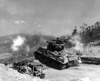 M4A3E8 v Korejské válce
Klíčová slova: M4_Sherman M4A3E8
