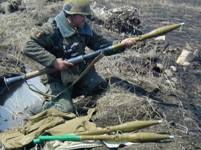 RPG-7V
Ruský voják předvádí nabíjení pancéřovky 
Klíčová slova: rpg-7 rpg-7v