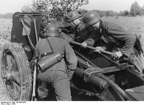 15-cm-schwere Infanteriegeschütz 33 (sIG 33)
Klíčová slova: sig_33