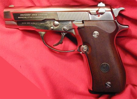 Browning BDA 380
Zdroj: world.guns.ru
Klíčová slova: browning_bda_380