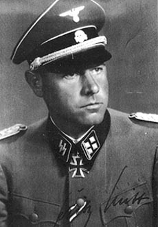 Fritz Witt
Obersturmbannführer Fritz Witt, photo courtesy Roger Bender - Blood and Honor
Klíčová slova: fritz witt obersturmbannführer ss-brigadeführer generalmajor waffen-ss