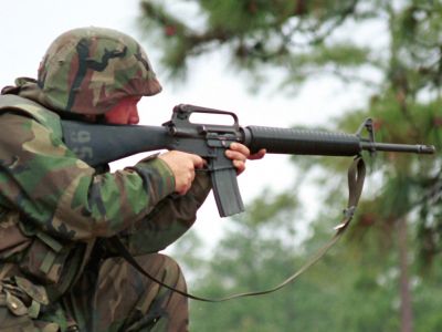 Útočná puška M-16A2
Klíčová slova: usa m-16a2