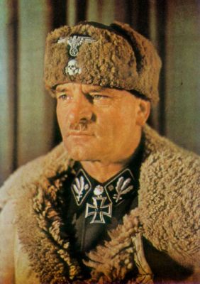 Josef „Sepp“ Dietrich
Josef „Sepp“ Dietrich (28. května 1892 – 21. dubna 1966) byl německý generál jednotek Waffen-SS v hodnosti SS-Oberstgruppenführer und Generaloberst der Waffen-SS, dlouholetý velitel Hitlerovy osobní stráže a pozdější divize Leibstandarte SS Adolf Hitler.
Klíčová slova: josef_dietrich