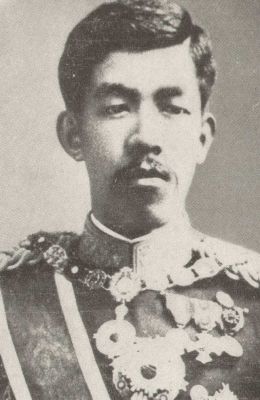 Taishō
Taishō (31. srpna 1879 – 25. prosince 1926) byl podle tradiční nástupnické posloupnosti 123. japonský císař. Vládl od 30. července 1912 do své smrti v roce 1926.
Klíčová slova: taishō