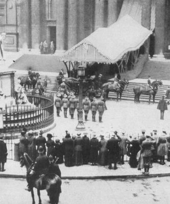 King George and the Queen pay tribute to Lord Kitchener
