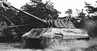 Panzerkampfwagen VI Ausf. B „Tiger II“, přezdívaný též „Königstiger“
Klíčová slova: konigtiger tiger_ii panzer_vi