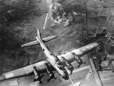 Boeing B-17 Flying Fortress
Klíčová slova: b-17