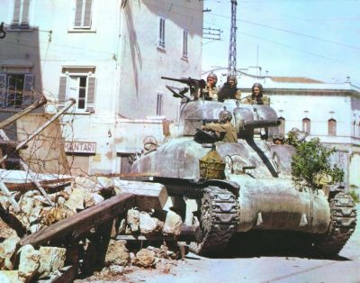 Americký tank M4 Sherman v Itálii
Klíčová slova: m4_sherman italie