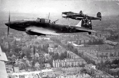 Iljušin Il-2 „Šturmovik“
Klíčová slova: il-2