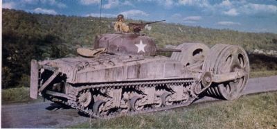 Americký tank Sherman vybavený odminovacími válci T1E3
Klíčová slova: sherman t1e3