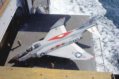 F-4 Phantom II    09
