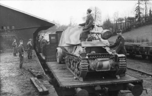 Sd.Kfz 135 Marder I při přepravě
