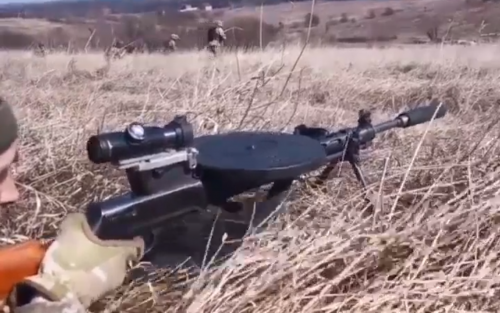 DP-27
"Zmodernizovaný" kulomet DP-27 v rukou ukrajinských vojáků

