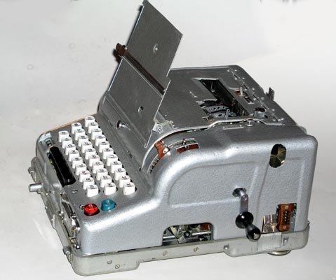 sovětský šifrátor  fialka m-125
Sovětský šifrátor M-125 FIALKA
Klíčová slova: sovětský šifrátor fialka m-125