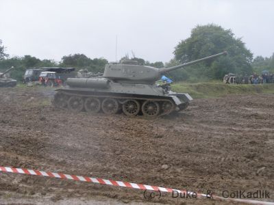t34 sovýtský tank
Sovýtský tank
Klíčová slova: t34 sovýtský tank